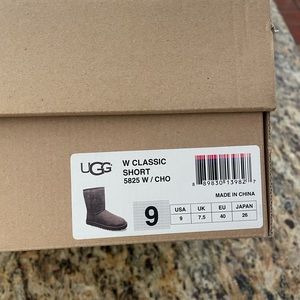 BROWN UGGS CLASSIC BOOT